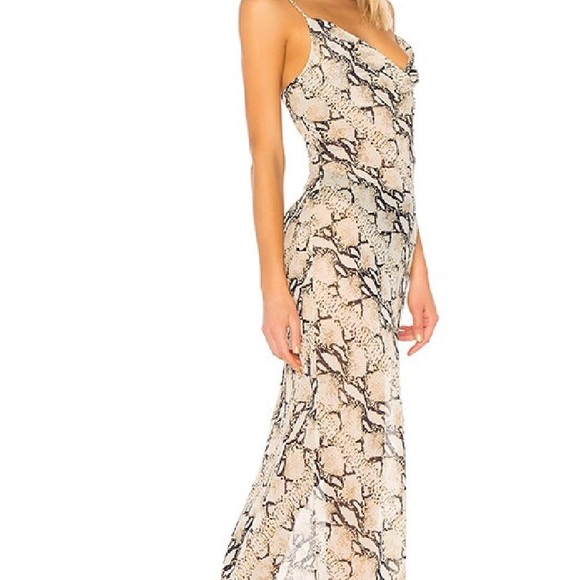 Superdown Dina draped maxi dress - Picture 2 of 8